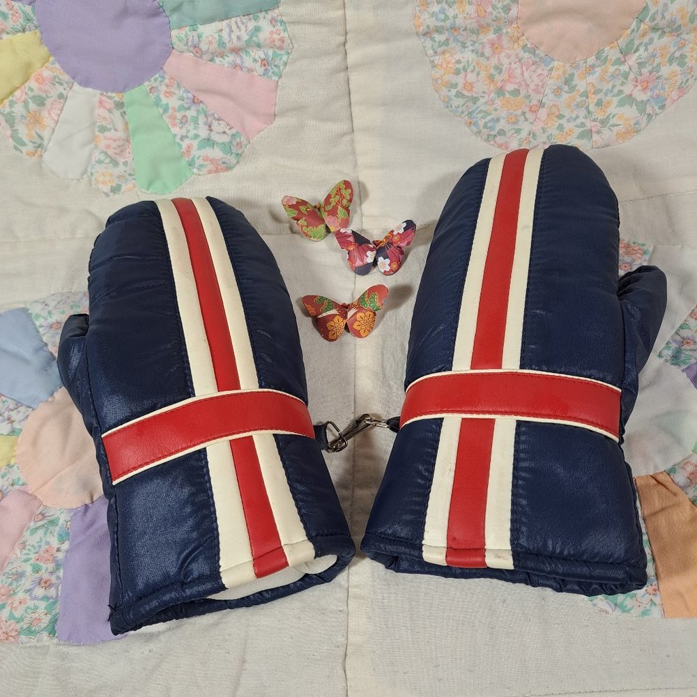 Source Unknown | Vintage Mittens 🦋